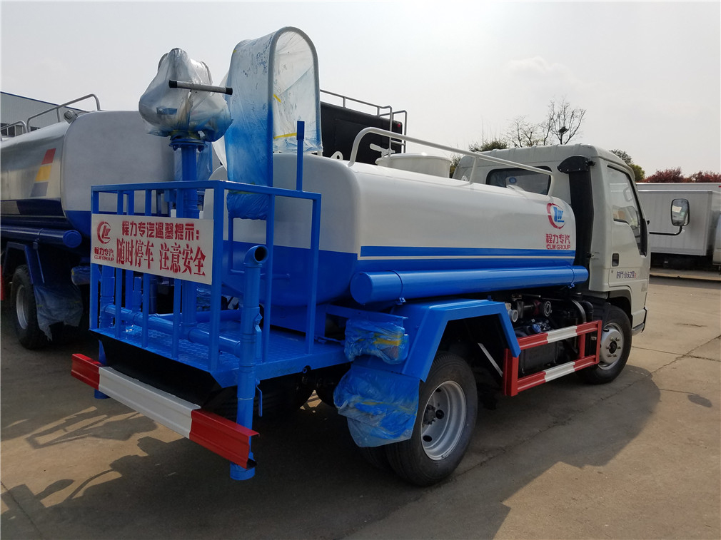 ����С��2����ˮ܇