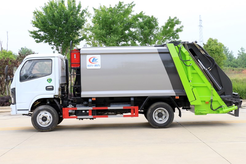 ����С���� 6�� ���s����܇