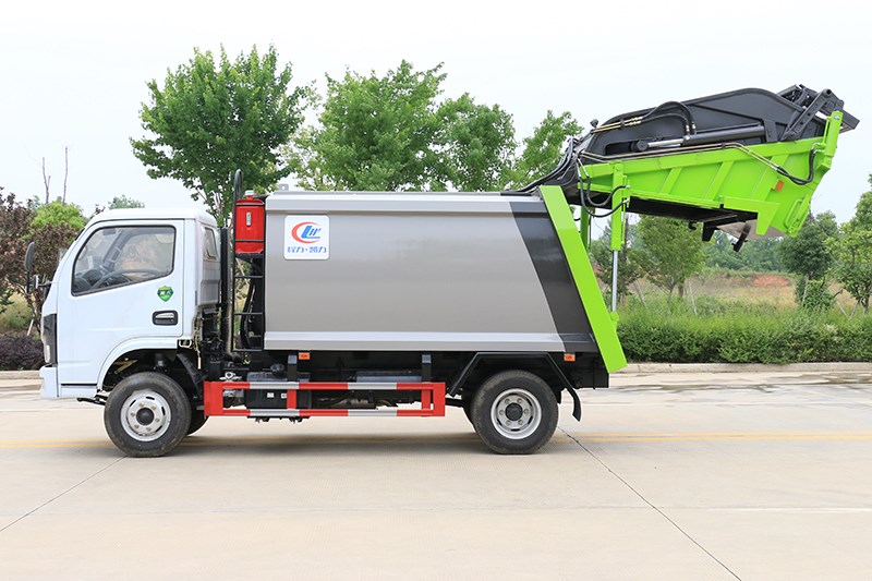 ����С���� 6�� ���s����܇