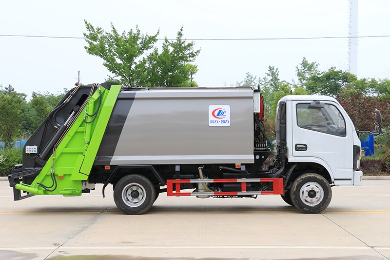 ����С���� 6�� ���s����܇